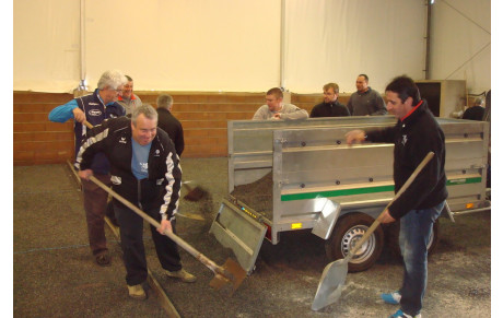 REMISE EN ORDRE DU CHAPITEAU DU MAS