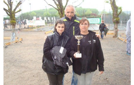 ELODIE et SYLVIE championnes au REGIONAL UFOLEP de VARETZ 
