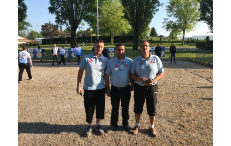 Equipe TICHADOU perd en 1/8 eme au CHAMPT TRIPLETTE